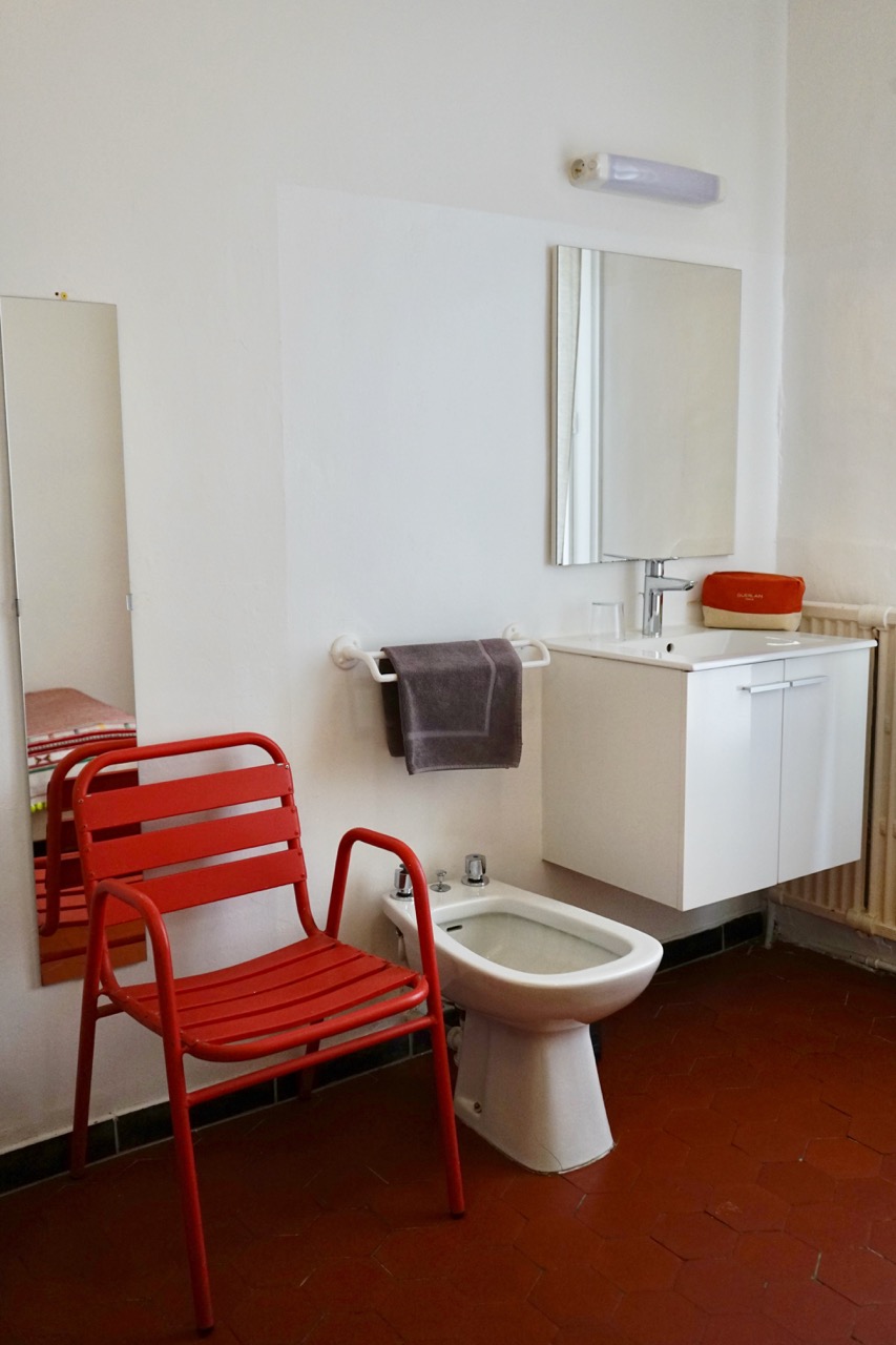 Chambre Single - Salle de bain commune image 2